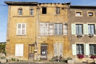 Historic house façade, yellow sandstone, Marville, Renaissance village, Département Meuse, Grand