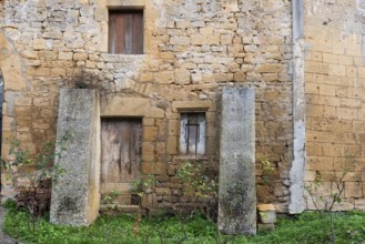 Historic house façade, yellow sandstone, Marville, Renaissance village, Département Meuse, Grand