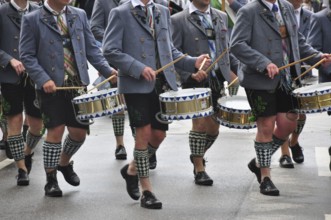 Gaujugendfestzug, drummer, traditional traditional costume