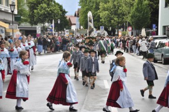 Customs, tradition, traditional traditional costume, traditional costume children, parade, festival
