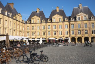 Street cafés, restaurants, Place Ducale, historic main square, Charleville-Mézières, Ardennes,