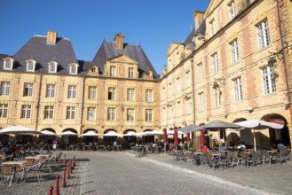 Street cafés, restaurants, Place Ducale, historic main square, Charleville-Mézières, Ardennes,