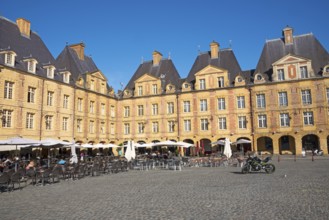 Street cafés, restaurants, Place Ducale, historic main square, Charleville-Mézières, Ardennes,