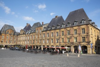 Tourist information, pavement cafés, restaurants, Place Ducale, historic main square,