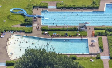 Aerial view, outdoor pool and wave pool Weddinghofen in the leisure centre Im Häupen in
