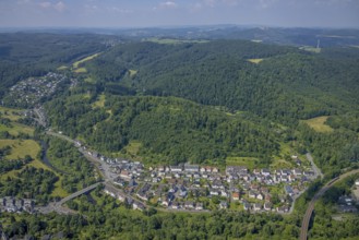 Aerial view, housing estate Unterm Römberge, Römberg forest area, Arnsberg, Sauerland, North