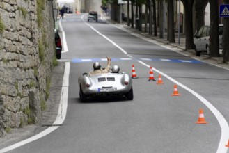 No. 366, Porsche 550 Spyder RS, year of construction 1955, Silver car with two occupants drives