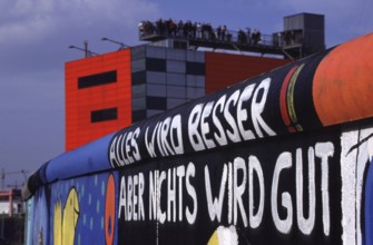 Berlin, DEU, 18.10.1998 -- Site at Potsdamer Platz. Listed remnant of the Berlin Wall painted by
