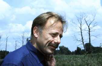 Lübbenau, DEU, 12.07.1999 -- Federal Environment Minister Jürgen Trittin, Alliance 90/The Greens,