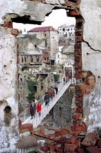 HRV, Mostar, 01.01.1996 -- The new bridge that connects the Croatian and Bosnian parts of Mostar in
