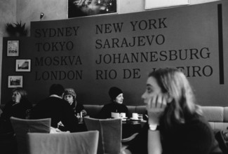 BIH, Bosnia, Sarajevo, 12.01.2006, Women in a cafe in the old town