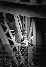 Berlin, GER, ??? -- Joschka Fischer jogging across Glienicke Bridge. -- Â© Karsten Thielker