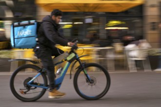Wolt Enterprises Oy, logo, delivery service, courier service, bicycle courier, courier driver rides