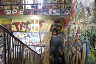 DEU Berlin Visitors to Tacheles Germany Berlin Visitors at the Tacheles building