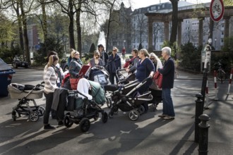 DEU Germany Germany Berlin Mothers and grandmothers take part in a guided city tour by Gudrun