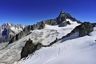 View of the Glacier du Géant from the Télécabine Panorama Railway, behind the Dente del Gigante,