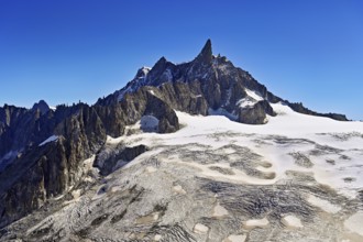 View of the Glacier du Géant from the Télécabine Panorama Railway, behind the Dente del Gigante,