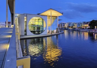 Marie-Elisabeth-Lüders-Haus with the river Spree in the evening, government district, Berlin-Mitte,