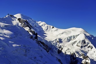 Mont Maudit covered with snow from the left, Mont-Blanc, Dôme du Goûter, Aiguille du Midi mountain