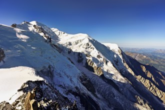 Snow-covered Mont Maudit from left, Mont-Blanc, Dôme du Goûter, Aiguille du Goutier, viewing