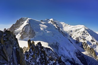Mont Blanc du Tacul covered with snow from the left, Mont Maudit, Mont-Blanc, Dôme du Goûter,