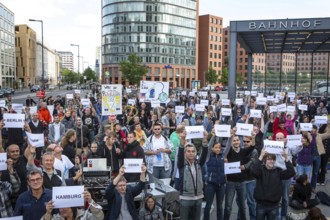DEU Germany Germany Berlin Monday demonstration on Potsdamer Platz, as an alternative during the