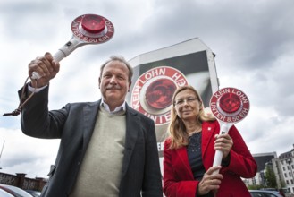 DEU Germany Germany Berlin Michaela Rosenberger and Frank Bsirke presenting a campaign on the