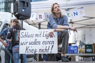 DEU Germany Germany Berlin The initiator of the Monday demonstration, Lars Mährholz, during a rally