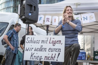 DEU Germany Germany Berlin The initiator of the Monday demonstration, Lars Mährholz, during a rally