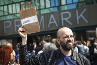 DEU Germany Germany Berlin Opening of a Primark movie at Alexanderplatz. Protests by several groups