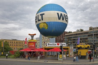 HiFlyer world balloon with the Berlin Loves You gift shop, Curry at the Wall snack bar and the