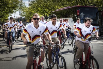DEU Germany Germany Berlin A British Ruby team with their bikes and jerseys with the colors of the