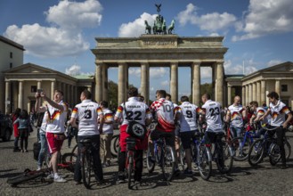 DEU Germany Germany Berlin A British Ruby team with their bikes and jerseys with the colors of the