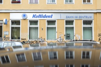 DEU Germany Germany Berlin dental practice 'Kottident', on Manteufelstraße in Kreuzberg, not far
