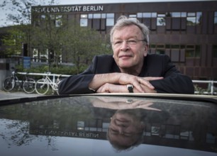 DEU Germany Germany Berlin The Russian writer Viktor Jeroferev, who has a Samuel Fischer fellowship