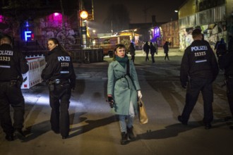DEU Germany Germany Berlin scene on the RAW site in Berlin-Friedrichsain. Police tour