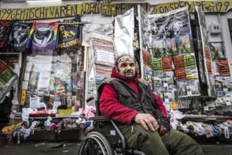 DEU Germany Germany Berlin Hans Georg Lindenau with his 'general store for revolutionary needs' on