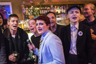 DEU Germany Germany Berlin David Bowie birthday party at 'Das neue Ufer' with karaoke songs and