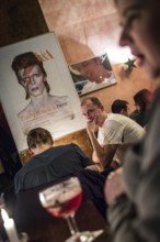 DEU Germany Germany Berlin David Bowie birthday party at 'Das neue Ufer' with karaoke songs and