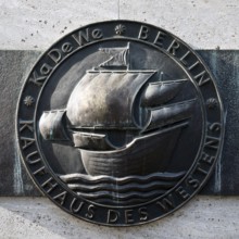 Emblem on the façade next to the KaDeWe main entrance, Kaufhaus des Westens, Tauentzienstraße,
