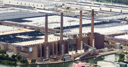 Volkswagen plant Wolfsburg with cogeneration plant VW Südstraße, Lower Saxony, Germany, Europe,