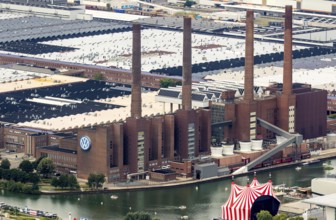 Volkswagen plant Wolfsburg with cogeneration plant VW Südstraße, Lower Saxony, Germany, Europe,