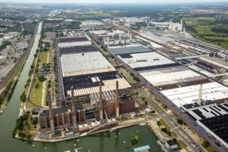 Volkswagen plant Wolfsburg with cogeneration plant VW Südstraße, Lower Saxony, Germany, Europe,