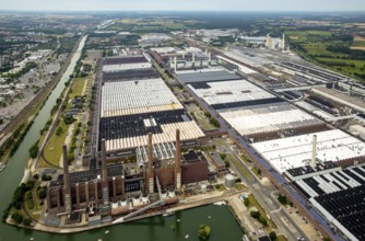 Volkswagen plant Wolfsburg with cogeneration plant VW Südstraße, Lower Saxony, Germany, Europe,