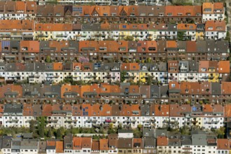Rows of houses in the Findorff district, rented flats, multi-storey flats, red tiled roofs, attic