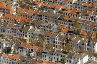 Rows of houses in the Findorff district, rented flats, multi-storey flats, red tiled roofs, attic