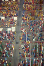 Straddle carrier, container transporter, container port Hamburg, CTA, Container Terminal