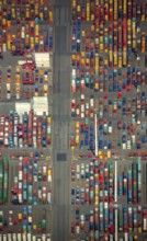 Straddle carrier, container transporter, container port Hamburg, CTA, Container Terminal