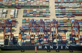 Hanjin container ship, container loading, container gantry cranes, container cranes, container