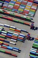 Straddle carrier, container transporter, container port Hamburg, CTA, Container Terminal